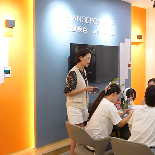 卡百利海門經(jīng)銷商張文萍：做好服務(wù)，做好施工，做好口碑